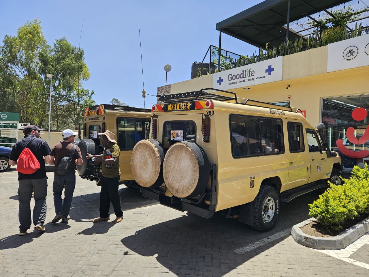 Atush driver guide near safari vehicle